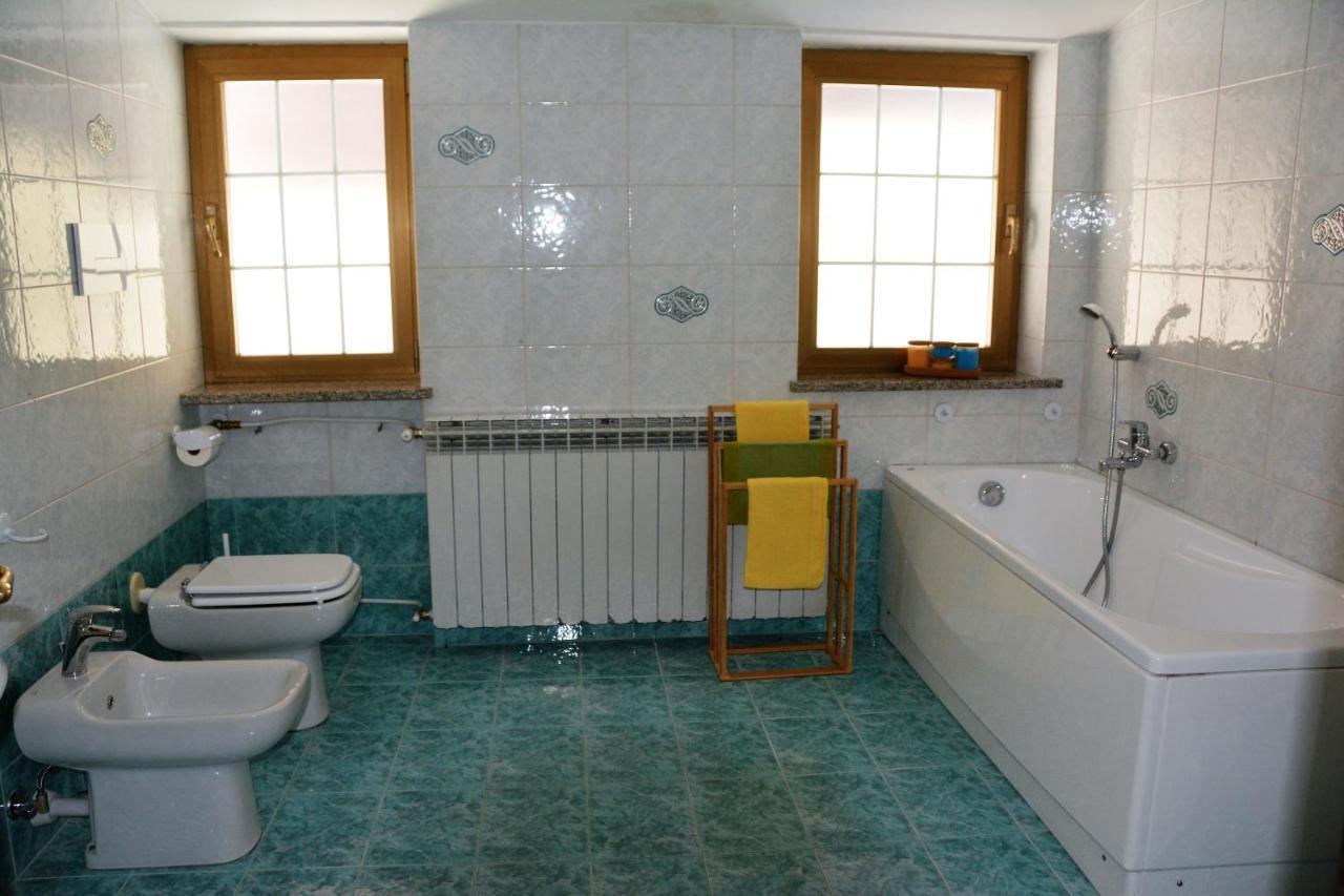 A. F.Antastic V.Iew Villa Costa Volpino Buitenkant foto