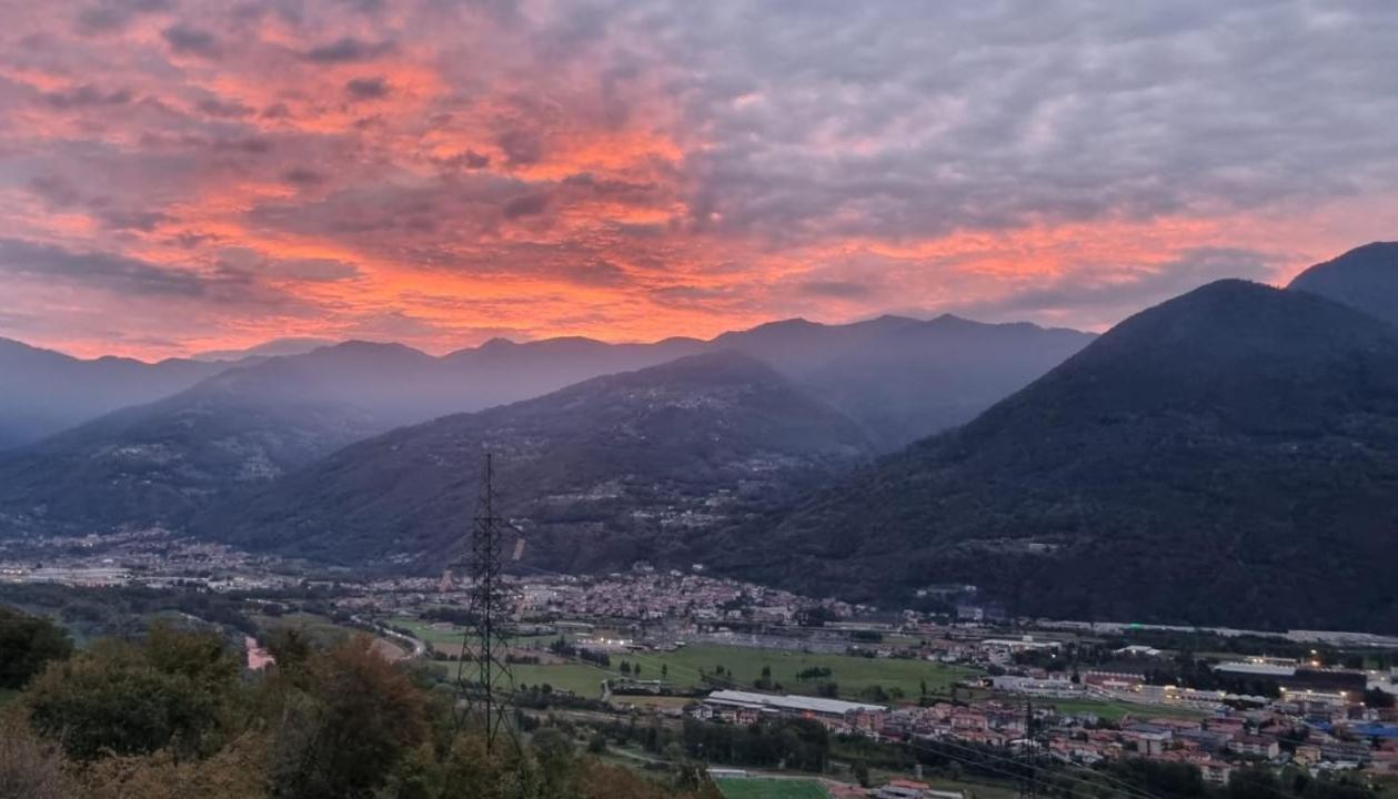 A. F.Antastic V.Iew Villa Costa Volpino Buitenkant foto